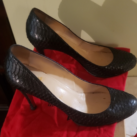 Christian Louboutin So Kate Snake Skin Pumps size 38 W/ Box, Bag, xtra Heel Tips - Picture 3 of 5